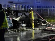 Pożar czterech pojazdów na ulicy Wspólnej. Na miejscu sześć zastępów