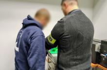 Groził nożem i uciekł ze sklepu. Policja zatrzymała sprawcę w dwie godziny