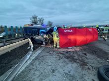 Wypadek na A4. Strażak poza służbą ruszył z pomocą przed przyjazdem zastępów