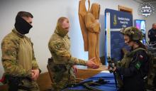 Za kulisami policyjnej służby. Uczniowie odwiedzili komendę w Opolu