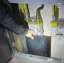 Zapukali w nocy do mieszkania, pobili mężczyznę i ukradli mienie