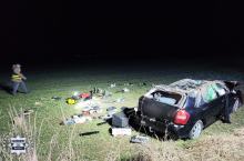 Dachował autem, na drogę wysypała się amfetamina. 46-latek w areszcie