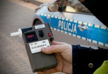 Wcześniej wypił piwo i myślał, że może już jechać - obywatel Kolumbii stracił prawo jazdy