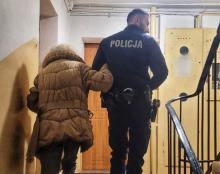 Seniorka siedziała na brzeskim dworcu, myśląc ze jest we Wrocławiu