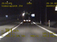 DK45: 164 km/h w miejscu z ograniczeniem do 90. Dwóch kierowców straciło prawa jazdy