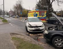Zderzenie trzech pojazdów na DK-39 w Namysłowie. Jedna osoba ranna