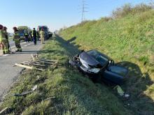 Zderzenie na obwodnicy Opola. Jedno auto wylądowało w rowie
