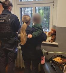 Zaopiekowali się 3-latką, która sama spacerowała po mieście