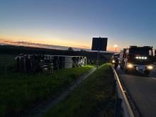 Ciężarówka w rowie na A4