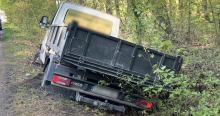 Nietrzeźwy 31-latek bez uprawnień zabrał firmowe auto i zakończył jazdę w rowie