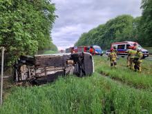 Dachowanie auta na A4 pod Ligotą Górną 