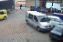 Podczas wędrówki ukradł portfel i samochód, a później pijany wjechał nim do rowu WIDEO