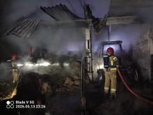 Pożar garażu w Jastrzygowicach. W środku był ciągnik i słoma