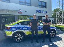 Policjanci uratowali seniora z płonącego mieszkania
