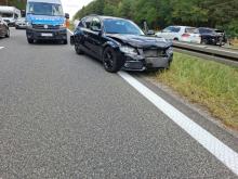 Trzy zdarzenia na A4. Dachowanie i kolizje na obu jezdniach