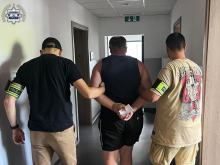 Złamał sądowy zakaz i znów wsiadł za kierownicę. 49-latek deportowany