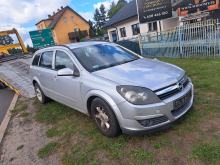 Zderzenie Audi i Opla w Praszce. Jedna osoba trafiła do szpitala