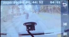 Niebezpieczna sytuacja na drodze w rejonie szkoły w Namysłowie WIDEO