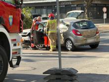 Zderzenie na przejeździe kolejowym przy ulicy Luboszyckiej. Wstrzymano ruch pociągów