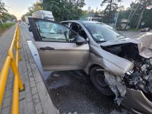 Autobus szkolny zderzył się z osobówką w Strzelcach Opolskich