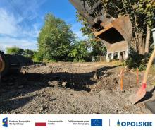 Wzdłuż ulicy Harcerskiej w Opolu powstaje nowa droga dla pieszych i rowerów