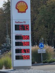 Paliwo w Polsce mocno potaniało. Diesel najtańszy w UE