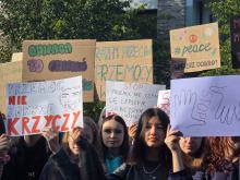 Opolscy uczniowie razem przeciwko przemocy i ważny apel: "Mamo, tato, porozmawiajmy"