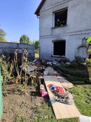 Pożar domu jednorodzinnego w Makowicach. Osiem zastępów straży pożarnej na miejscu