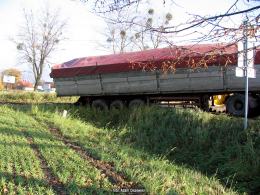Tir w rowie