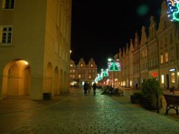 Opolski rynek nocą