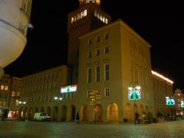 Opolski rynek nocą