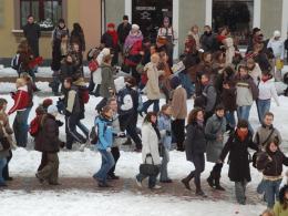 Polonez maturzystów na rynku