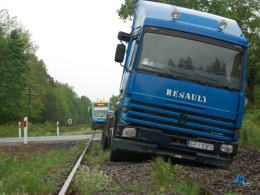 Wjechał w szynobus