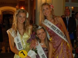 Miss Opolszczyzny 2007 została Aleksandra Tomczewska (w środku), I-wicemiss Daria Hołodnik (z lewej), II-wicemiss Magdalena Szolc (z prawej).