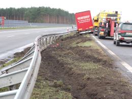 Wypadek ciężarówki na A4 /video/