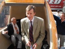 Bardzo wygodny, a do tego jakie widoki z okna - mówił ze śmiechem na ustach prezydent Ryszard Zembaczyński wychodząc z próbnego wagonika.