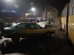 Zderzenie osobówki z autobusem