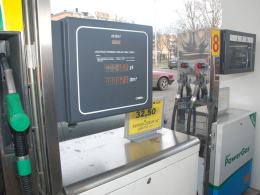 Brzeg: Zablokowali stacje benzynowe