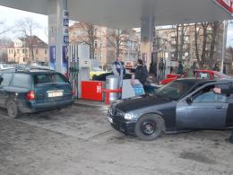 Brzeg: Zablokowali stacje benzynowe