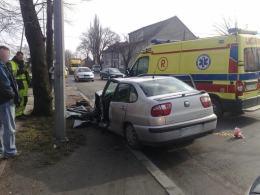 Zderzenie seata z ciężarówką