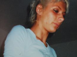 22 -letnia Justyna wyskoczyła z okna na trzecim piętrze.
