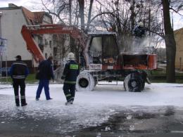 Pożar koparki w Niemodlinie