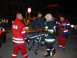 Policjant wjechał w maszynę budowlaną
