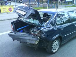 Wjechał motorem w BMW