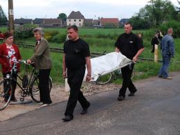 Rowerzystka wjechała pod pociąg
