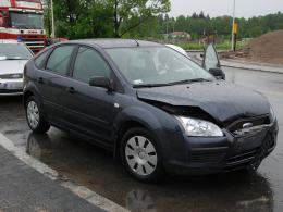 Pijany instruktor wjechał w inny samochód