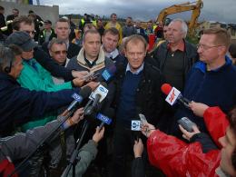 Pomoc poszkodowanym zaoferował obecny w sobotę na Opolszczyźnie Donald Tusk.