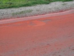 800 litrów farby rozlane na drogę