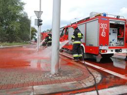 800 litrów farby rozlane na drogę