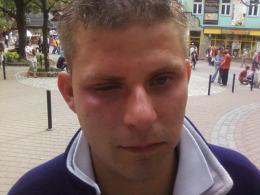 25-letni Maciek, mieszkaniec Opola: - Zostałem przez niego pobity. W poniedziałek zgłoszę sprawę na policję - mówi.